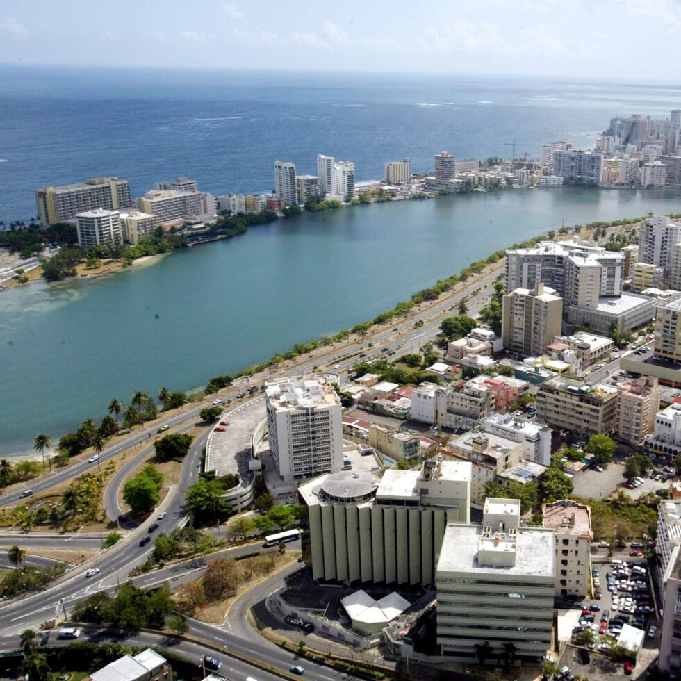 Según el Colegio de Arquitectos y Arquitectos Paisajistas de Puerto Rico, en el Condado, que en el pasado fue un vecindario residencial y con pocos hoteles, se han aprobado mútiples proyectos que han aumentado la densidad en la zona con la construcción de nuevas torres de hotelería, vivienda de lujo o uso turístico-residencial, por encima de los límites en el Reglamento de Clasificación Especial de ese sector.