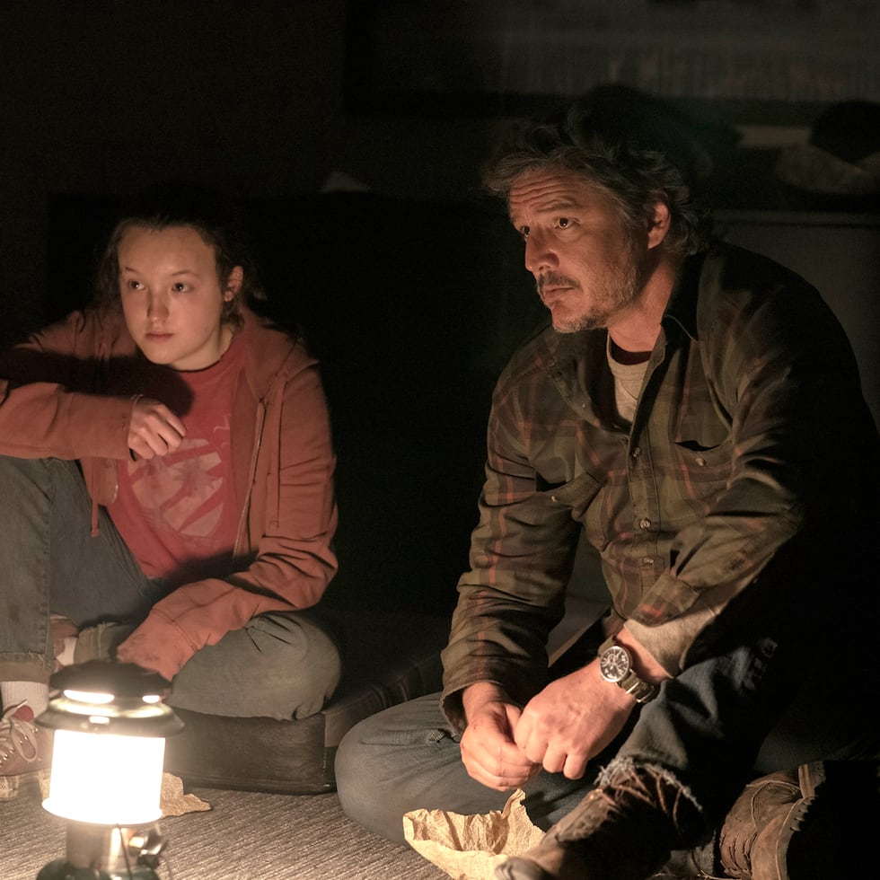 Bella Ramsey y Pedro Pascal en  una escena de "The Last of Us". Foto HBO