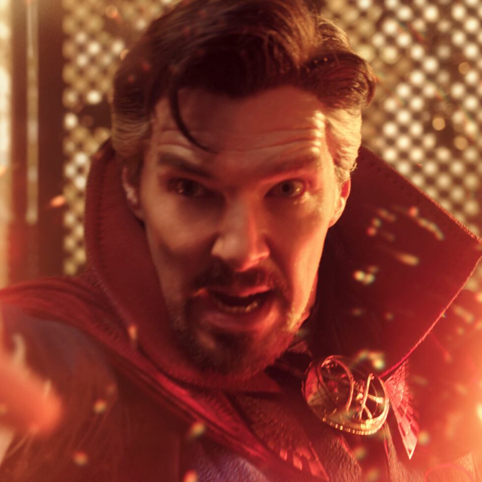 Benedict Cumberbatch en el papel de Dr. Stephen Strange en una escena de "Doctor Strange in the Multiverse of Madness" de Marvel.