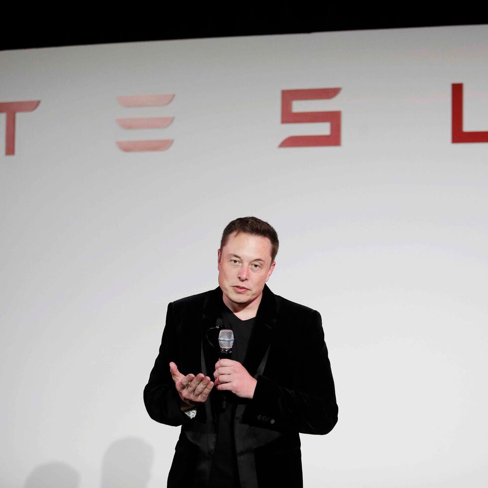 Elon Musk recientemente compró la red social Twitter por $44,000 millones.