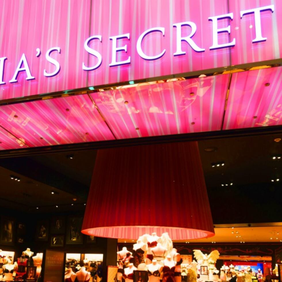 Los datos arrojaron que las tiendas Victoria’s Secret, incluyendo la marca Pink, disminuyeron en un uno por ciento.