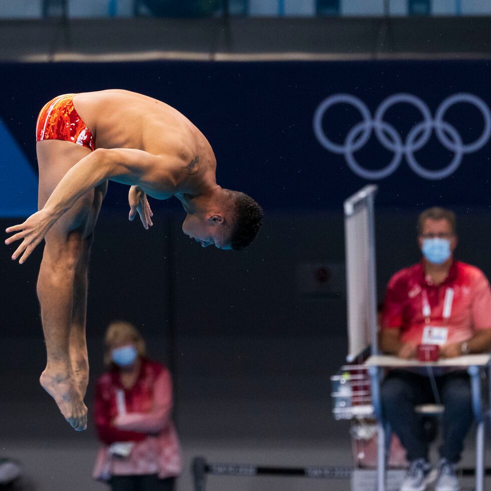 Rafael Quintero aseguró su clasificación a la semifinal de Tokio con el último de su seis saltos.