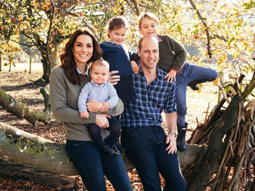 Los duques de Cambridge junto a sus tres hijo, George, Charlotte y Louis. (Foto: Archivo)