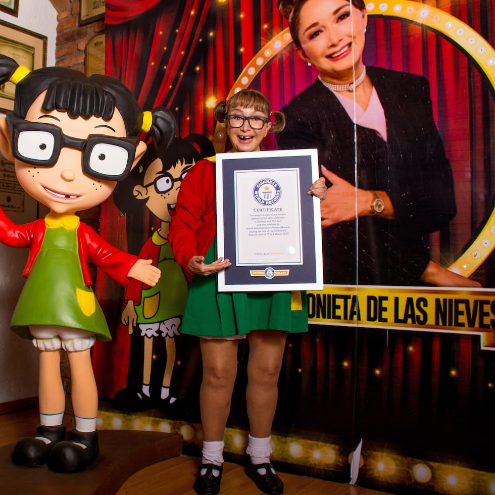 Con zapatos negros de charol, vestido corto, gafas, dos colitas y sin un diente, la niña de eternos ocho años marcó una época con sus juegos, aventuras, ocurrencias y buenos diálogos con su padre Don Ramón.