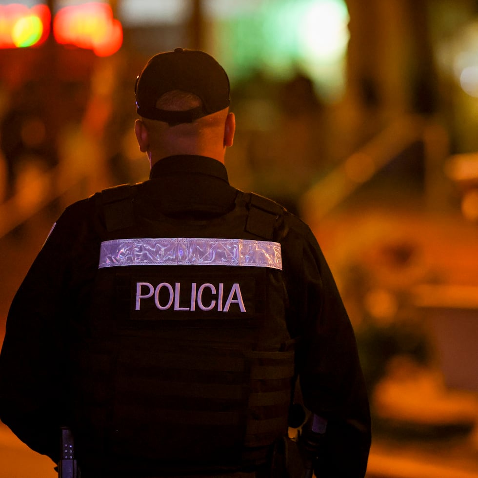 El cuerpo de la víctima fue encontrado sin vida en las escalinatas frente a la Plaza del Mercado de la Placita de Santurce.