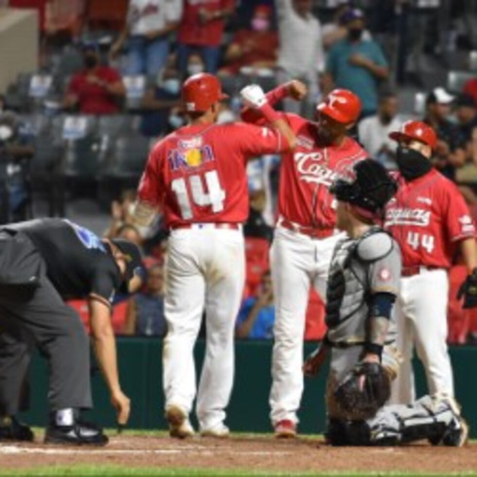 Los Criollos de Caguas intentarán esta noche colocar la serie a punto de mate con un triunfo en su casa sobre los Indios de Mayagüez en el cuarto choque de la serie.