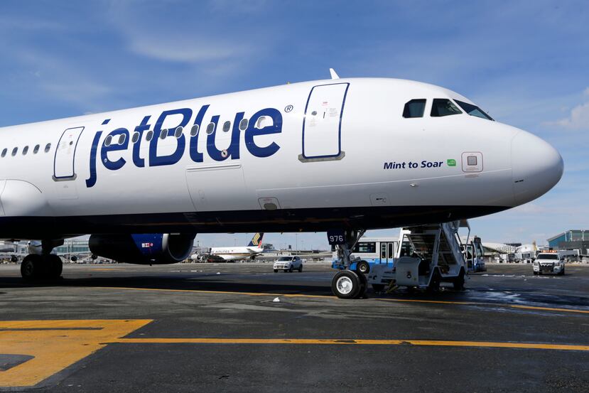 Un avión de Jetblue en el aeropuerto John F. Kennedy de Nueva York.