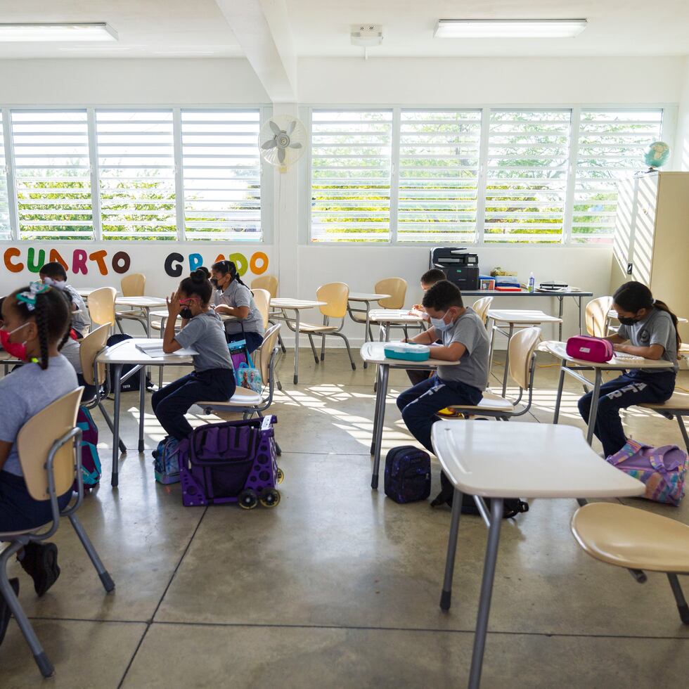 Escuela Alejandro Tapia y Rivera en la comunidad de Villa Palmeras.