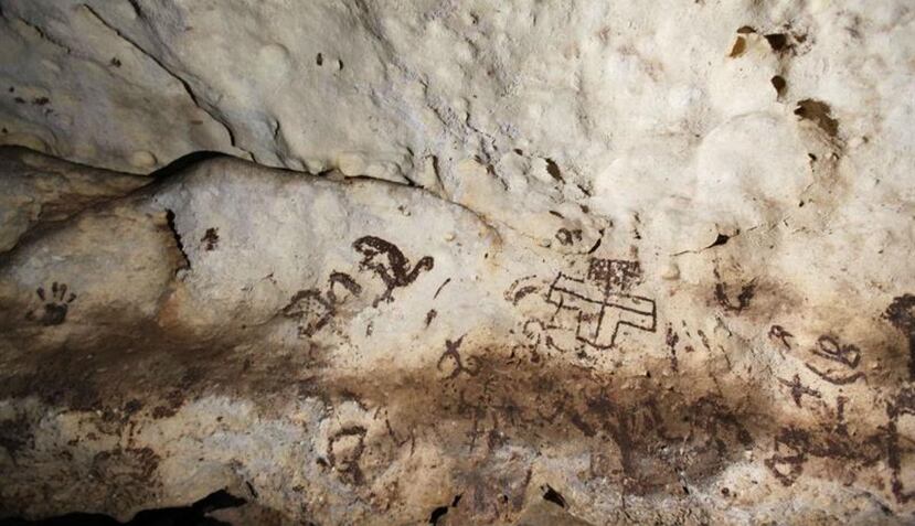 Para estudiar el significado de las pinturas los investigadores tomarán imágenes y fotografías. (EFE)