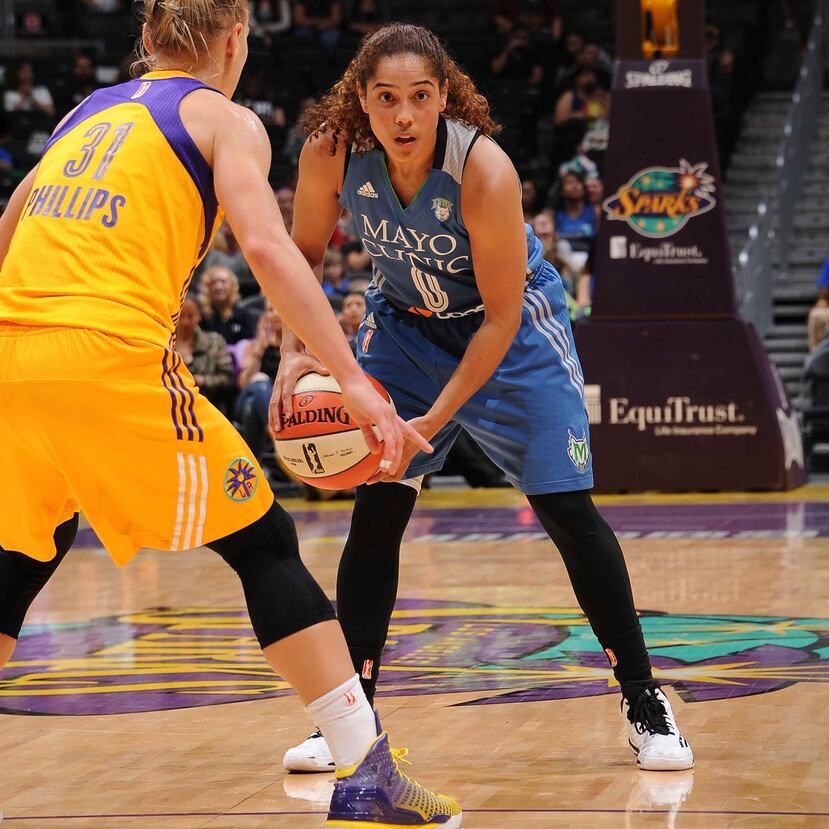 Jennifer O'Neill (de azul) jugó con las Minnesota Lynx en la WNBA. (Minnesota Lynx)