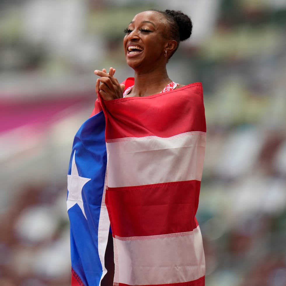 La puertorriqueña Jasmine Camacho-Quinn ganó oro por Puerto Rico en los 100 metros con vallas.
