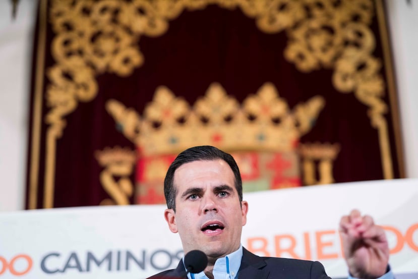 El gobernador Ricardo Rosselló Nevarez durante una conferencia de prensa para anunciar los trabajos relacionados a la reparación de carreteras.