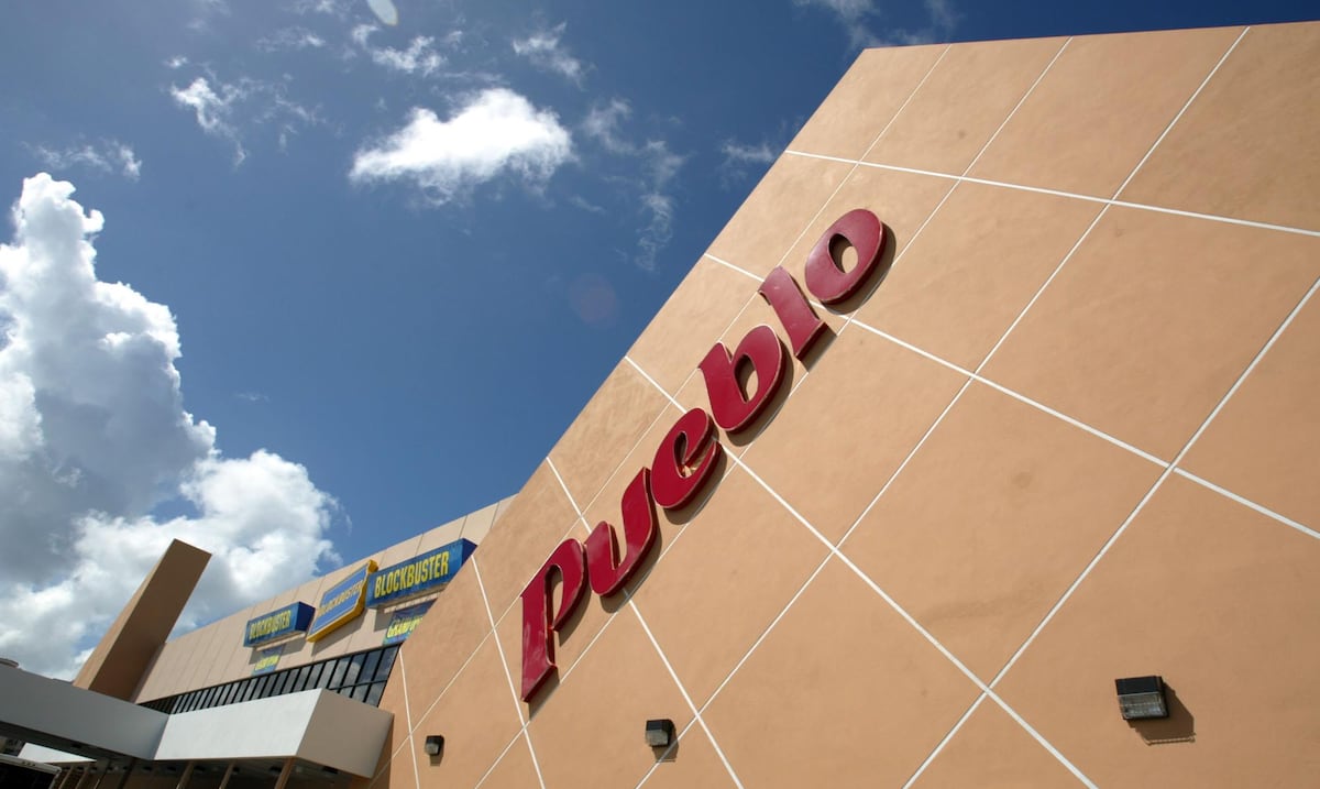 Pueblo Supermarkets operates two stores with generators due to power shortages