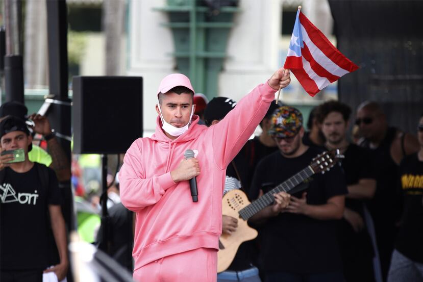 Bad Bunny durante las marchas de 2019 que pedían la renuncia del gobernador Ricardo Rosselló. (GFR Media)