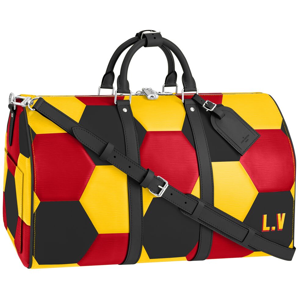 Bulto multicolor por orden especial, de Louis Vuitton, conmemorativo del Mundial de Fútbol de la FIFA.