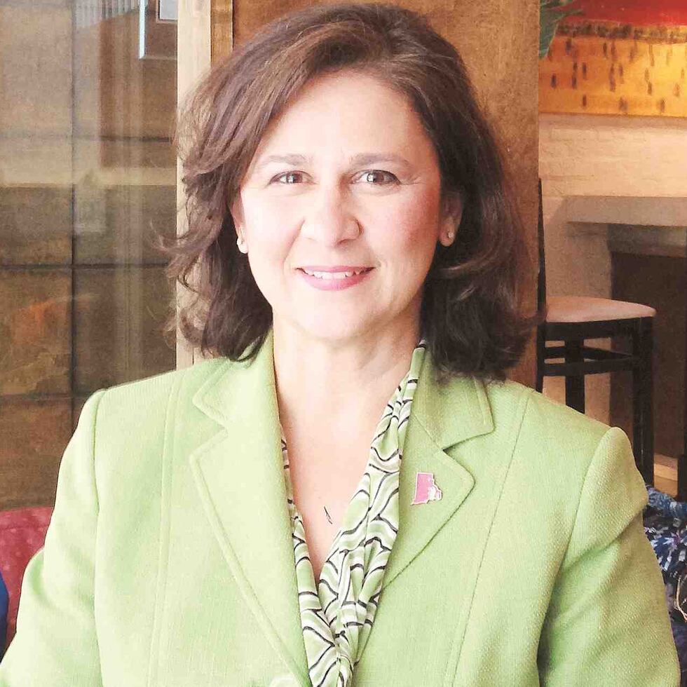 La secretaria de Estado de Rhode Island y precandidata a gobernadora, Nellie Gorbea.