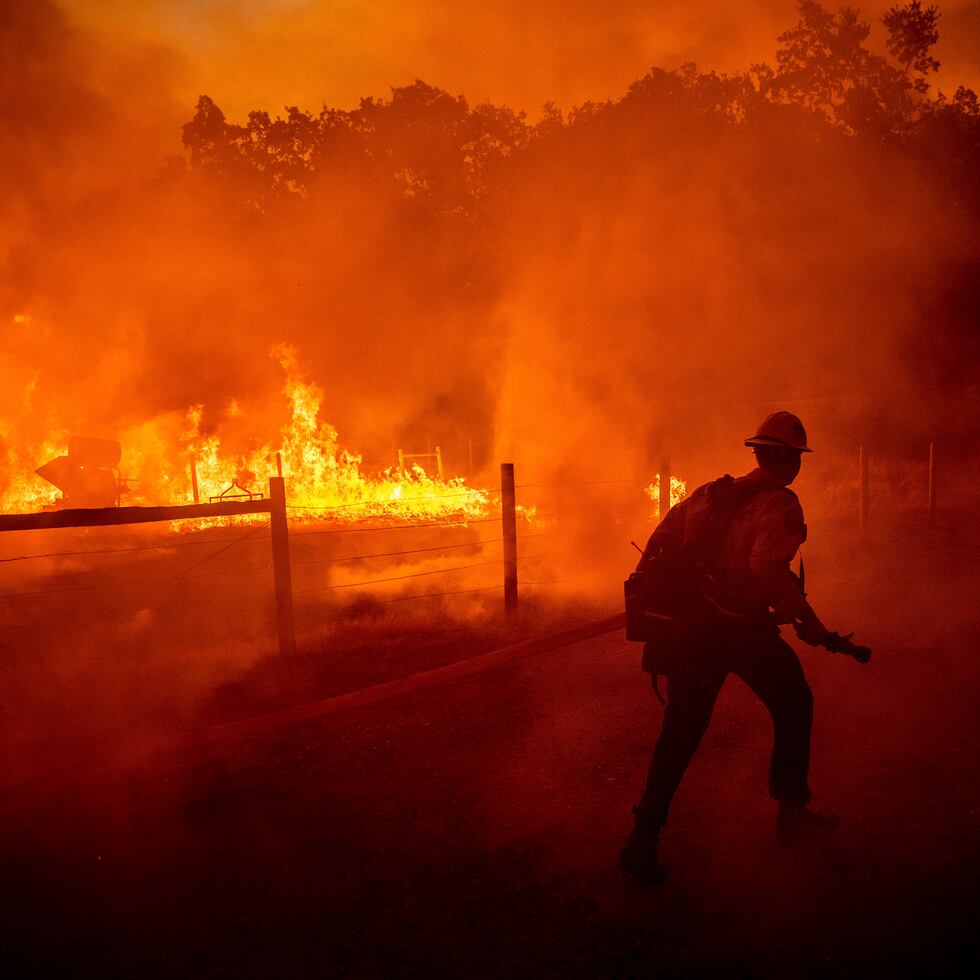 El incendio cobró la vida del padre de la familia, al igual que de cuatro de sus hijos (AP Foto/Noah Berger, Archivo)