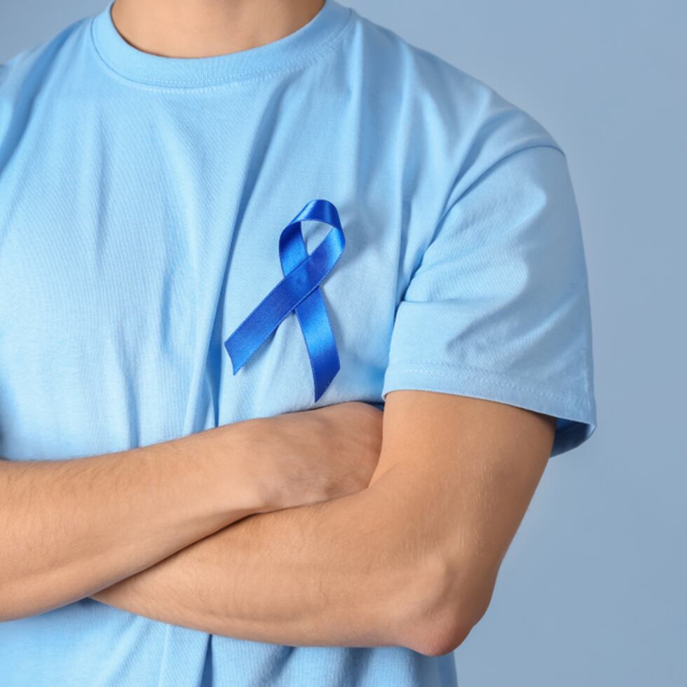 Sube tus fotos a las plataformas digitales con las siguientes etiquetas: #coloncancerpr,#dressinblue,#prevencioncancercolon.