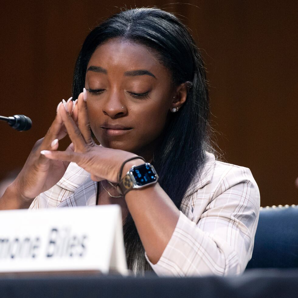 La campeona olímpica Simone Biles durante su testimonio.