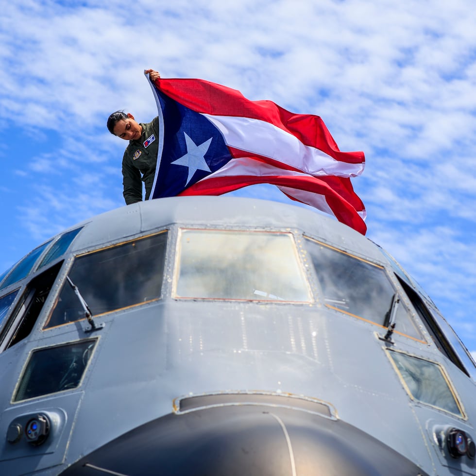 Su llegada a la meta que siempre quiso alcanzar la destaca, a su vez, como la primera puertorriqueña en trabajar en el equipo de cazadores de huracanes de la Fuerza Aérea.