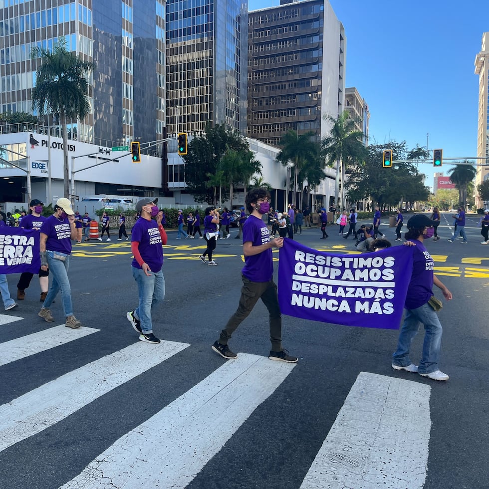 La Colectiva Feminista en Construcción realiza una manifestación en la Milla de Oro para conmemorar el 8 de marzo de 2023.