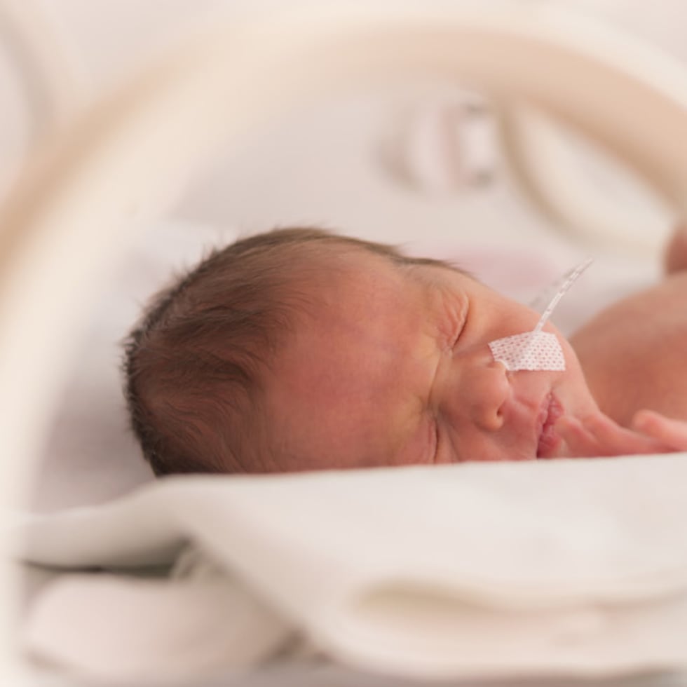 Cada año, unos 20.5 millones de bebés en el mundo nacen pesando menos de 5.5 libras. (Shutterstock)