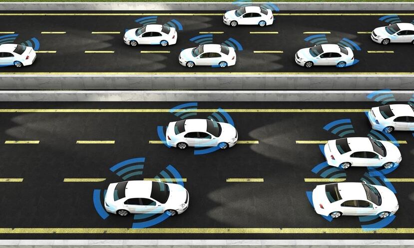 Las comunicaciones vehículo a vehículo —V2V por su acrónimo en inglés— permiten a los autos transmitir información como su velocidad, dirección y otros datos 10 veces por segundo.