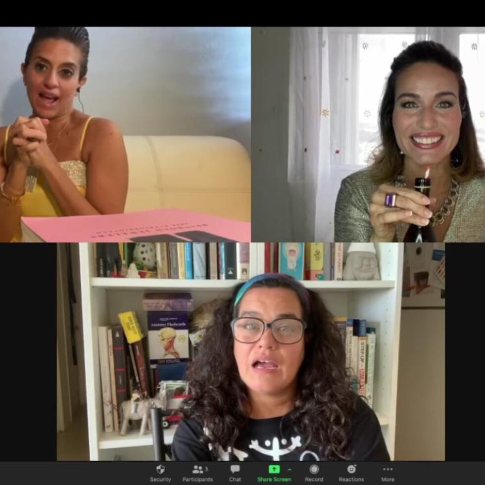 “Rita”, “Tere” y “Awilda”, las Real Housewives of Miramar, conversan sobre el Reinhold’s 2020 Holiday Book en un vídeo publicado en Instagram. (Foto: Captura)