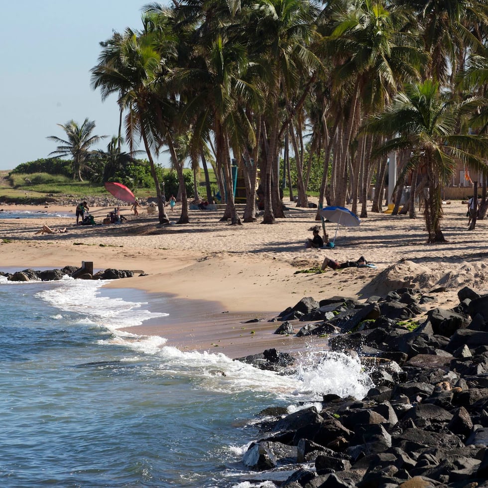 Imagen de archivo de la playa del Escambrón, en San Juan, a poco más de dos meses del paso del huracán María por Puerto Rico. (GFR Media)