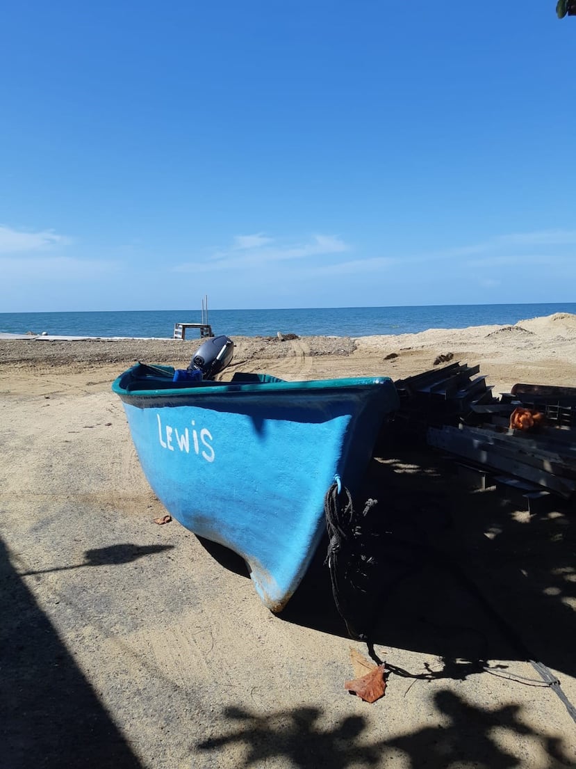 Los dominicanos arribaron en una yola azul de 20 pies con un motor fuera de borda. (Suministrada)