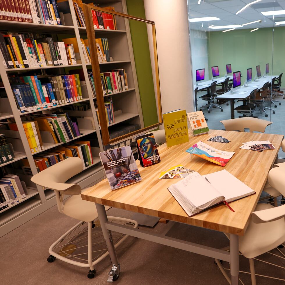 Área en la biblioteca del Centro de Innovación Educativa del Museo de Arte de Puerto Rico.