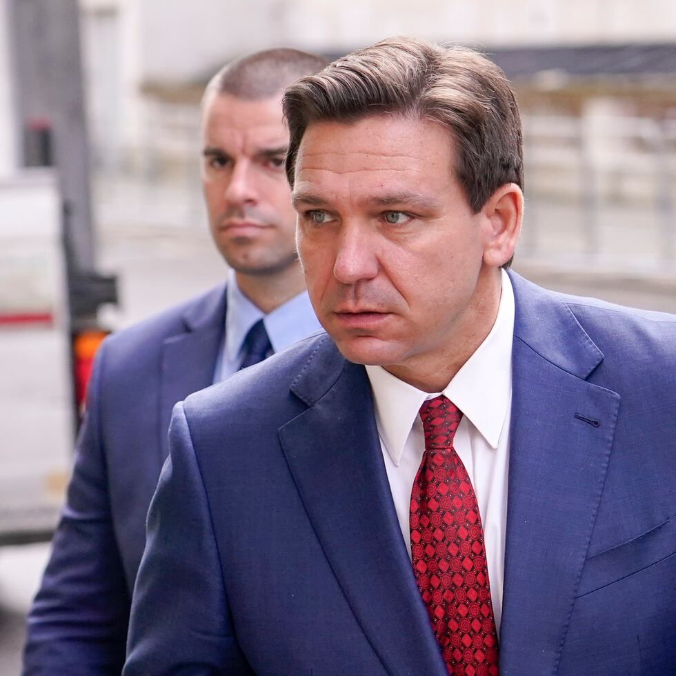 El gobernador de Florida, Ron DeSantis, aseguró que tan pronto se determine el estado mental del hombre condenado evaluará si será llevado a recibir tratamiento para luego continuar con el proceso de la pena capital.