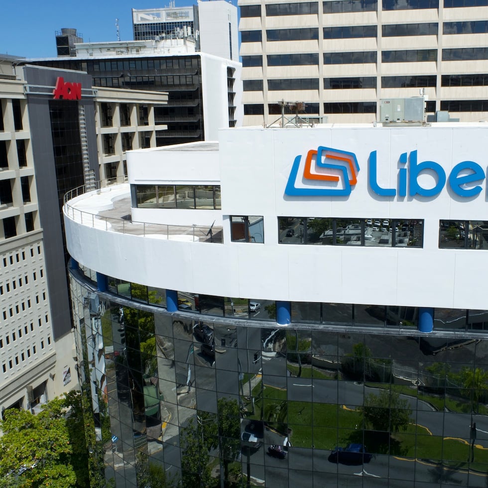 El nuevo logo de Liberty se expone desde hoy en su edificio de Hato Rey.