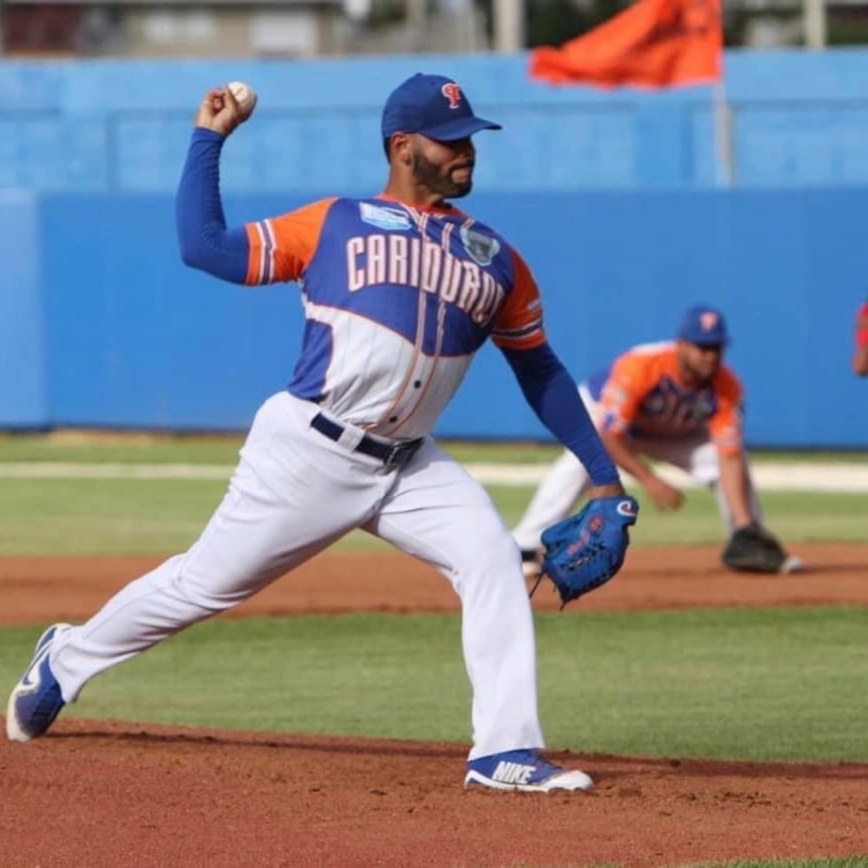 Al derecho Jean Félix Ortega le restan apenas cuatro victorias para alcanzar la 80 en su carrera con los Cariduros de Fajardo.