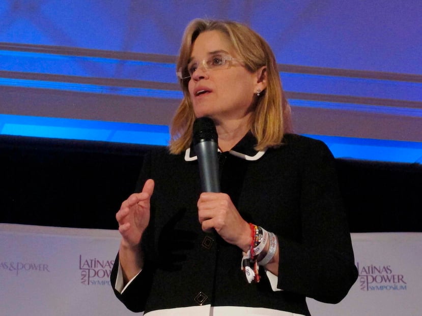 Carmen Yulín Cruz, alcaldesa de San Juan, Puerto Rico, durante un discurso en Hartford, Connecticut el jueves 17 de mayo de 2018 después de recibir el trofeo "Latina Champion".  (AP)