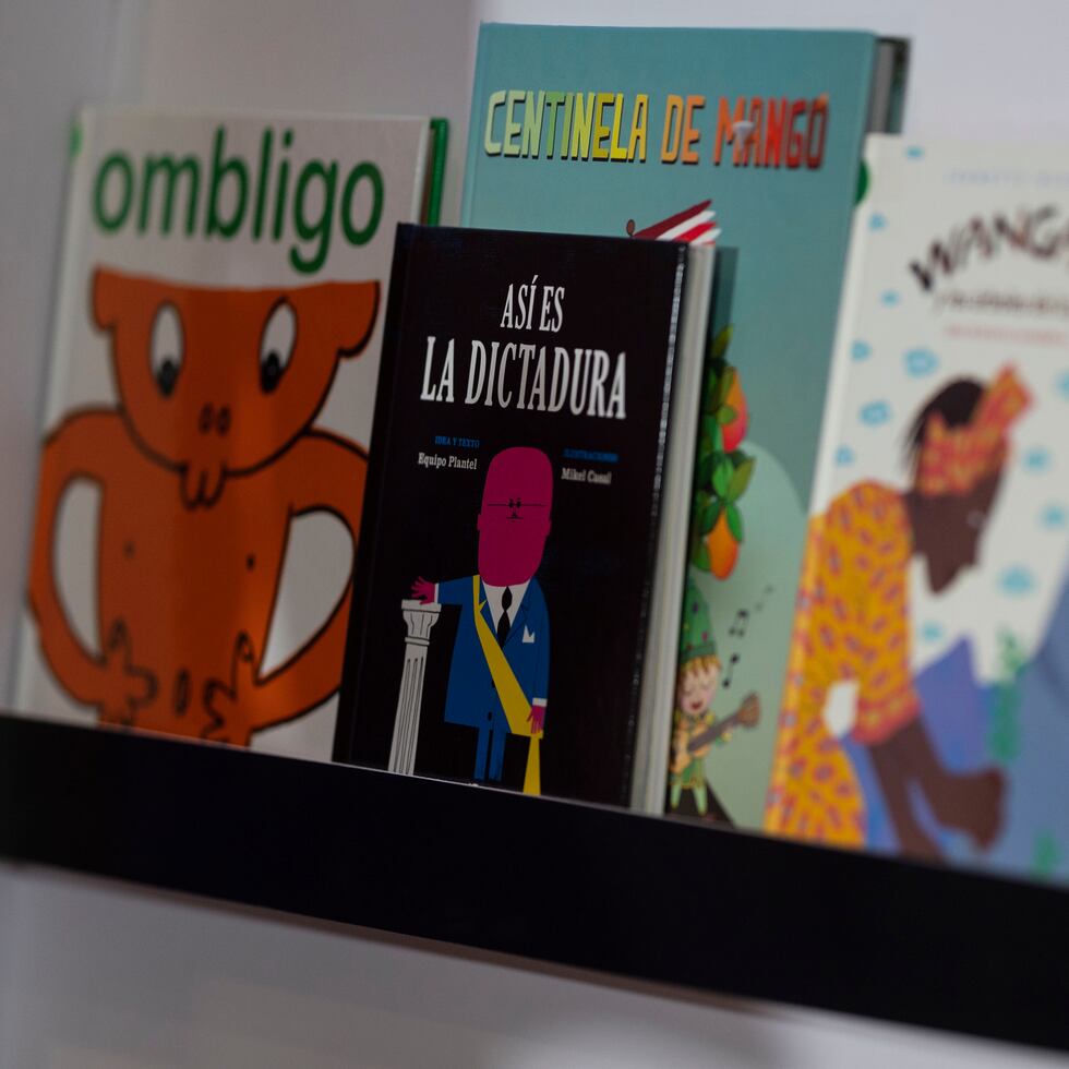 La disponibilidad de material de lectura adecuado, sobre todo, lo que se conoce como literatura infantil auténtica, es indispensable para desarrollar hábitos de lectura positivos.