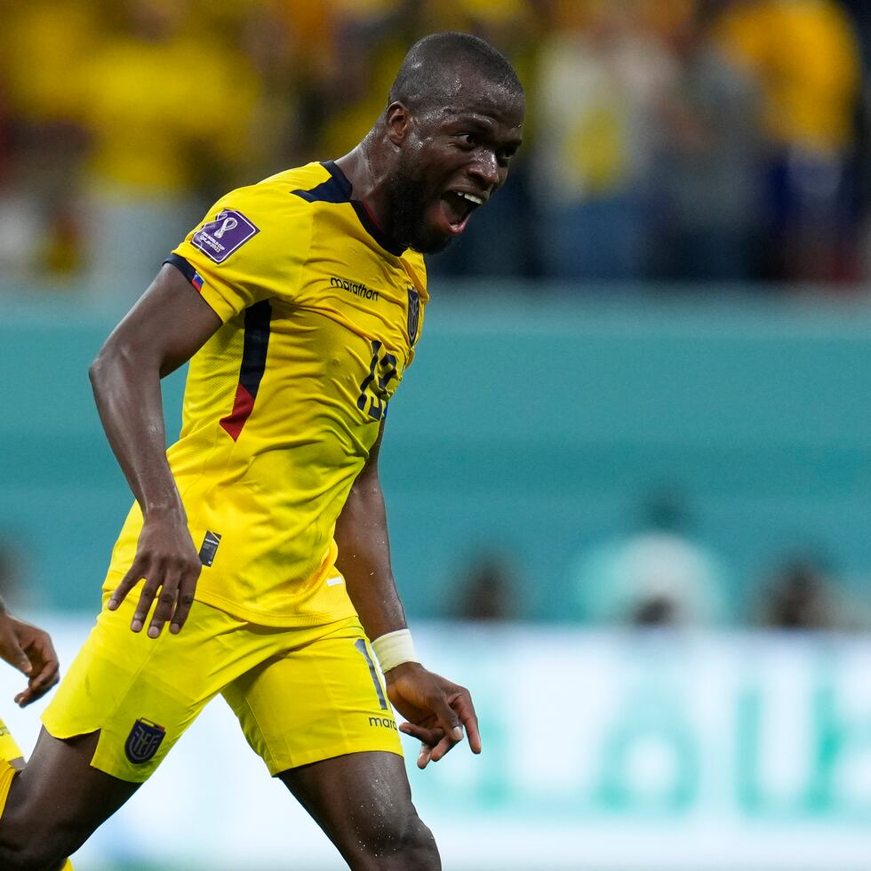 Enner Valencia, celebrando tras marcar el segundo gol de Ecuador en la victoria 2-0 ante Catar el pasado domingo, salió de juego al minuto 77 por un golpe en su rodilla izquierda.