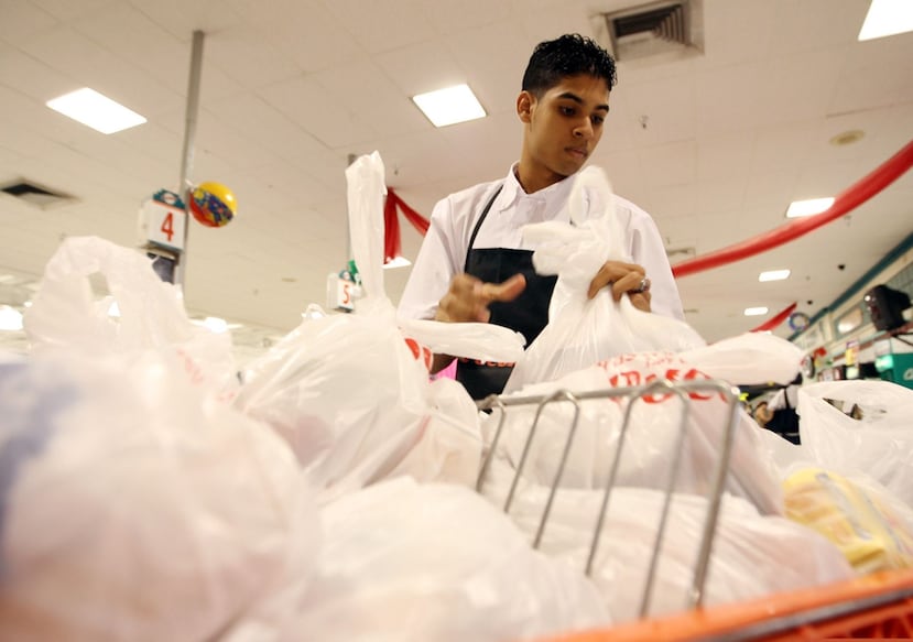 Las bolsas plásticas tardan alrededor de 500 años en descomponerse.(GFR Media)