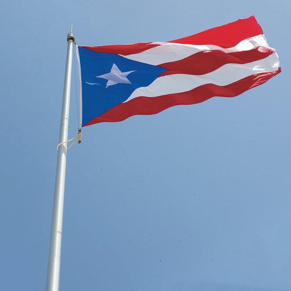 19 AGOSTO 2013 - san juan , .P.R.  -- EL CAPITOLIO - FOTO DE LA BANDERA (OFICIAL) DE PUERTO RICO.

(xavier.araujo@gfrmedia.com / 2013)
Xavier J. Araujo / GFR Media