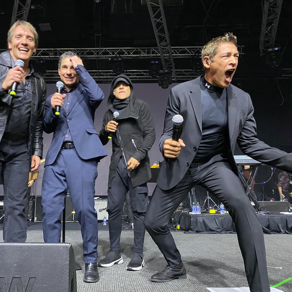 René Farrait, Ricky Meléndez, Miguel Cancel  y Johnny Lozada se presentaron la noche del sábado en el Coca-Cola Music Hall con el espectáculo "Súbete a mi Moto Tour".