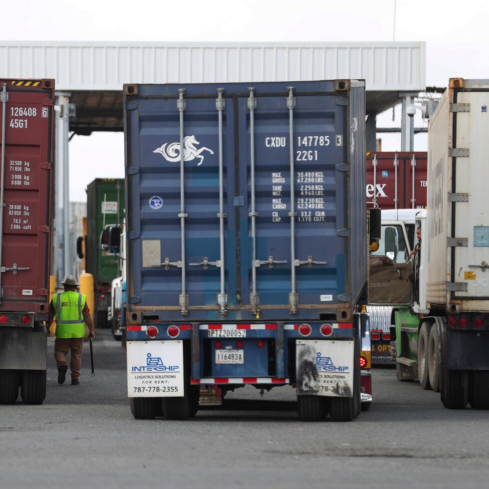 El Negociado de Transporte y otros Servicios Público volverá a evaluar el reglamento, y entre otras cosas, añadirá más tarifas al transporte de camión de caja para incluir las paradas que se hacen para entregar mercancía en cada viaje, un reclamo que ha hecho el sector privado.