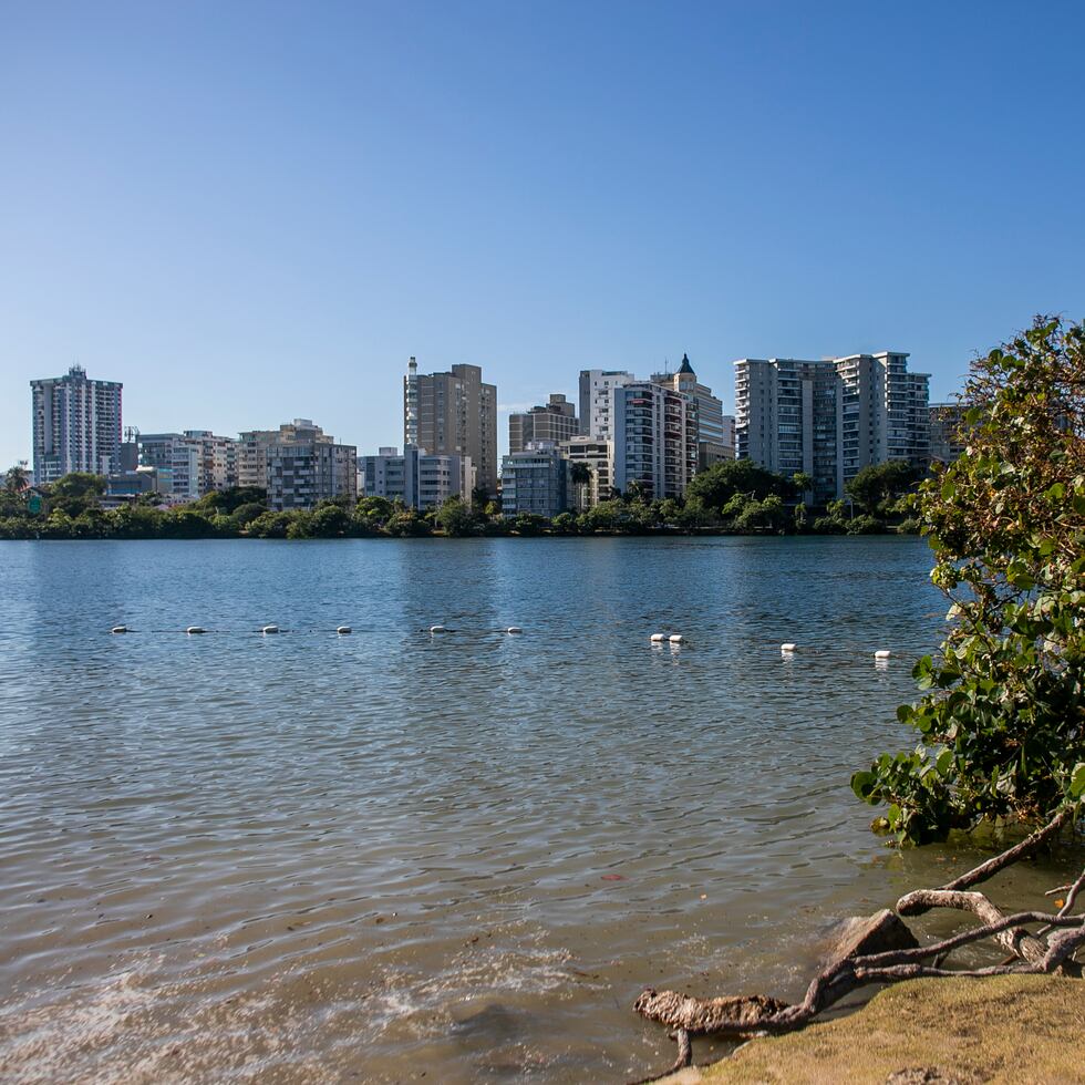 Más de 15 personas participaron de la iniciativa de limpieza en la laguna del Condado.