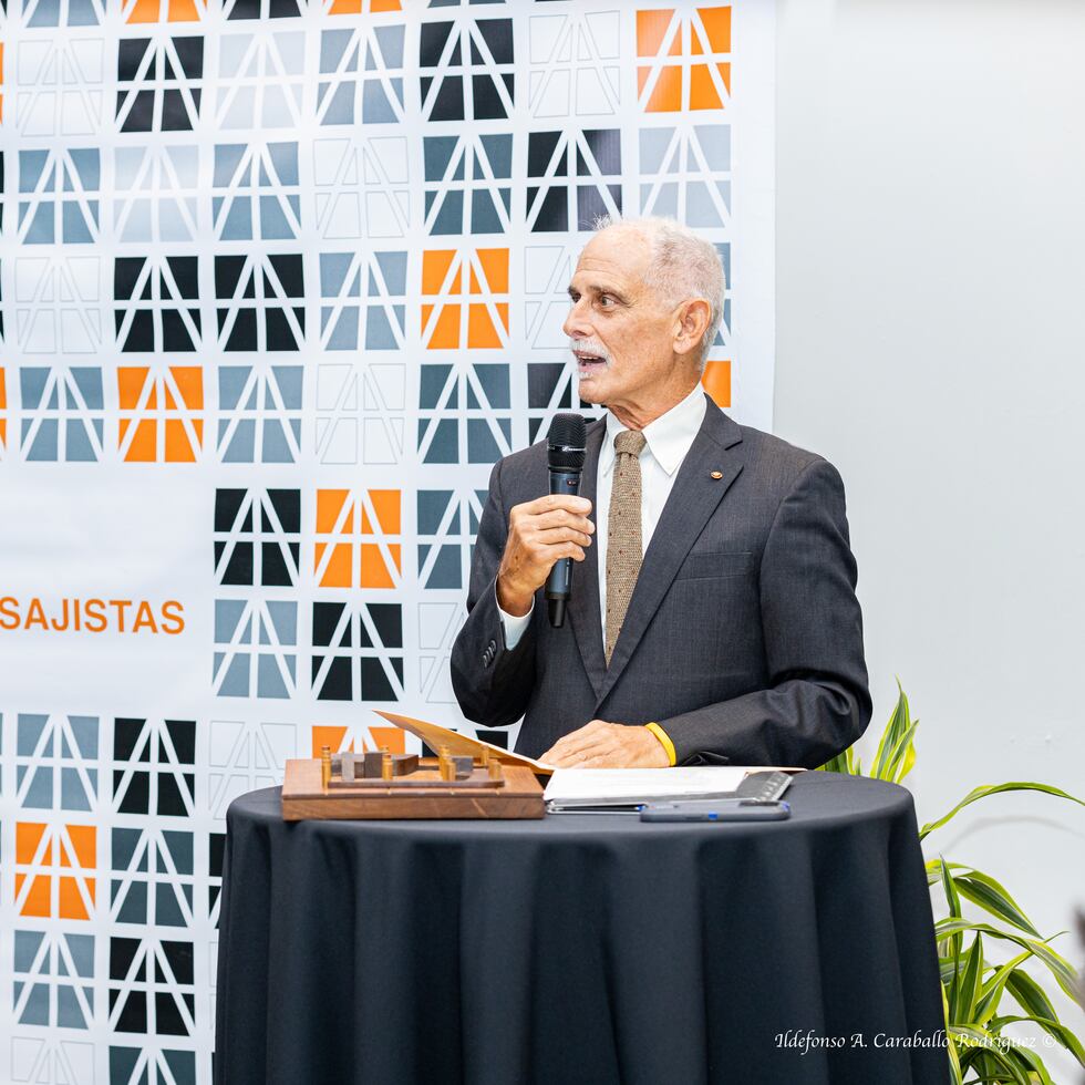 El arquitecto puertorriqueño José Ricardo Coleman Davis-Pagán, FAIA, durante el evento donde recibió el Premio Henry Klumb.