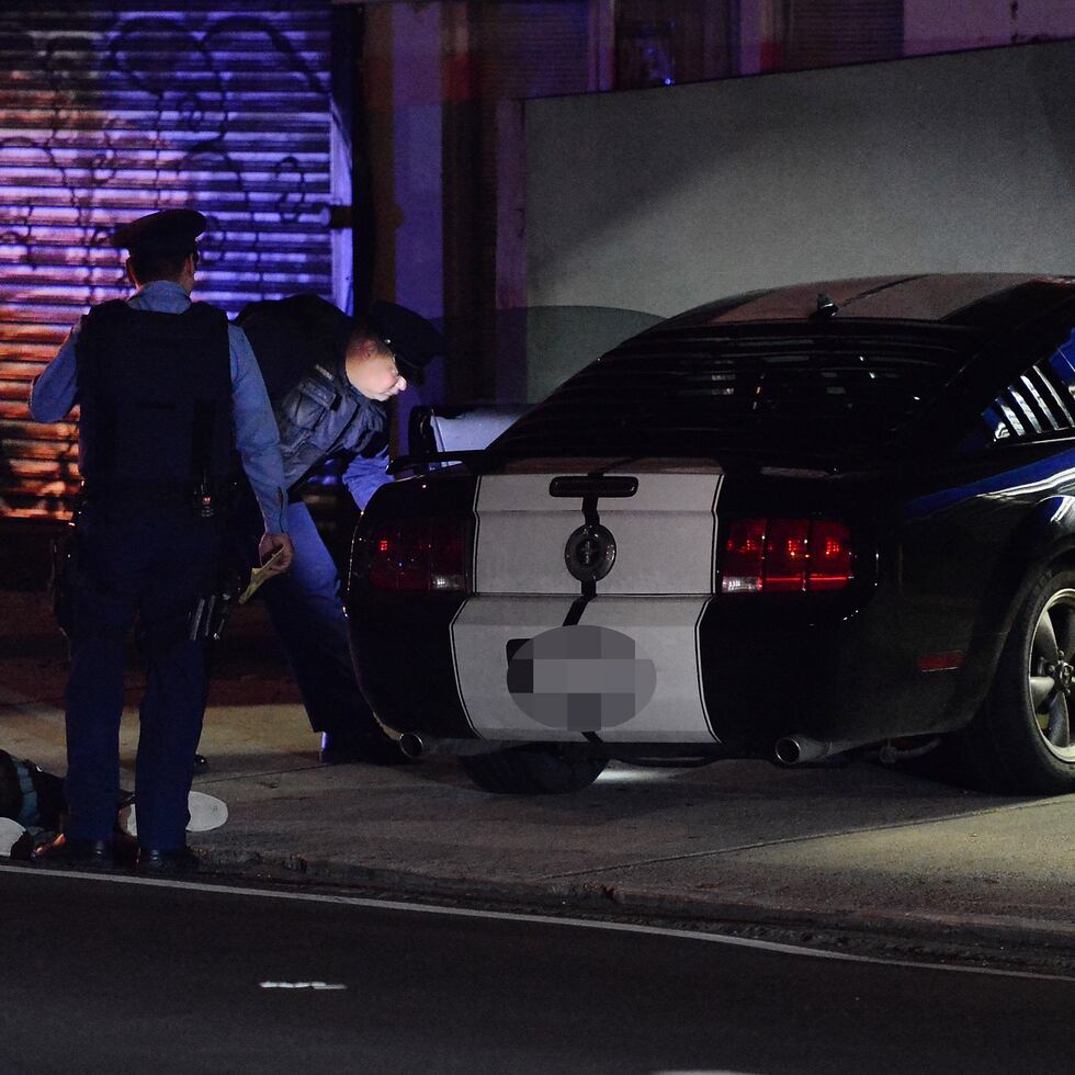 Adrián Alberto “Yamil” Mojica Moreno murió en la escena, fuera del auto Ford Mustang del 2006 que se disponía a manejar cuando fue baleado y trató de escapar. Mientras, Camacho, quien estaba en el asiento del pasajero frontal, recibió un disparo y fue trasladado al Centro Médico de Río Piedras, donde fue desconectado de los ventiladores luego de que se declarara muerte cerebral.