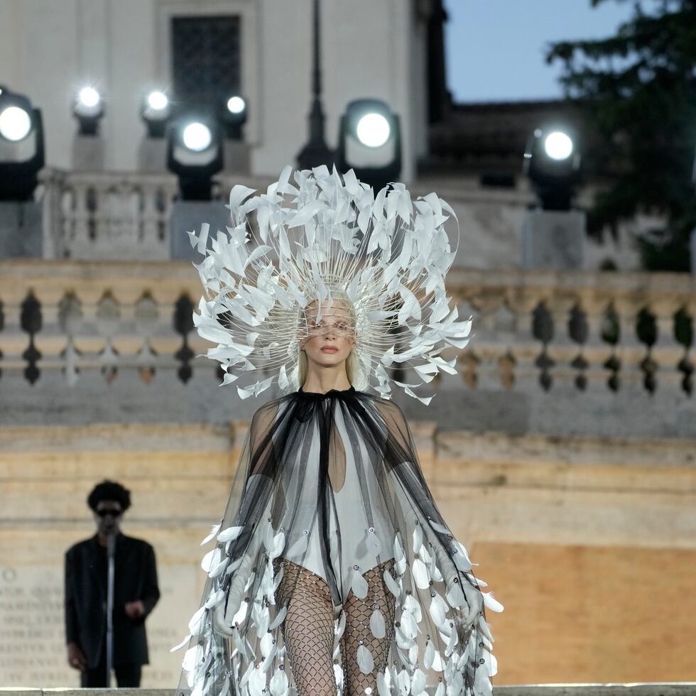 Desfile de alta costura de la casa de moda Valentino para el otoño-invierno 2022-2023.