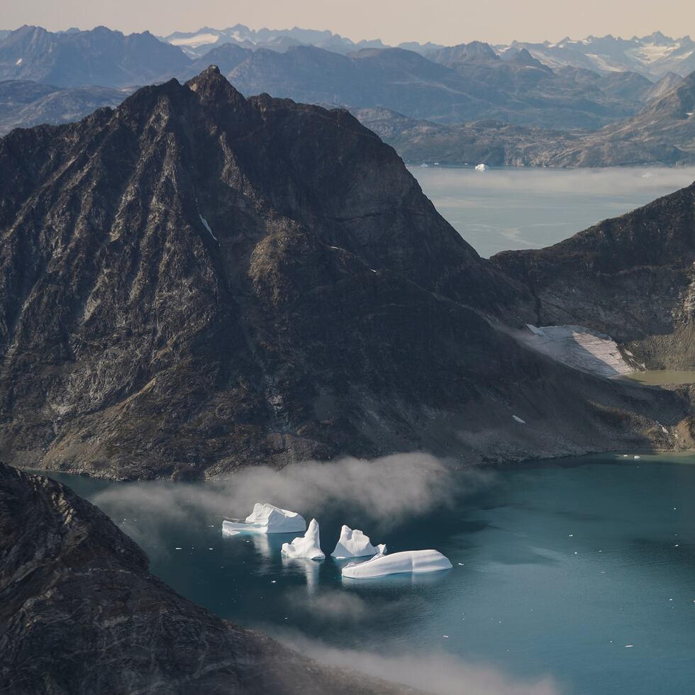 Estudio prevé que la temperatura siga subiendo, ya que la capa de hielo y los glaciares de la isla se han estado derritiendo con mayor rapidez recientemente. (Archivo)