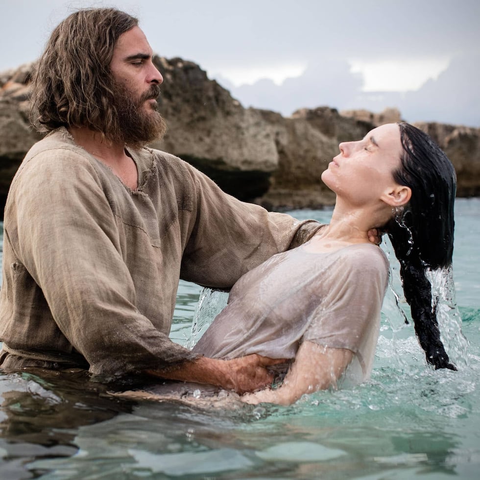 Los actores Joaquín Phoenix y Rooney Mara protagonizan la película "Mary Magdalene".