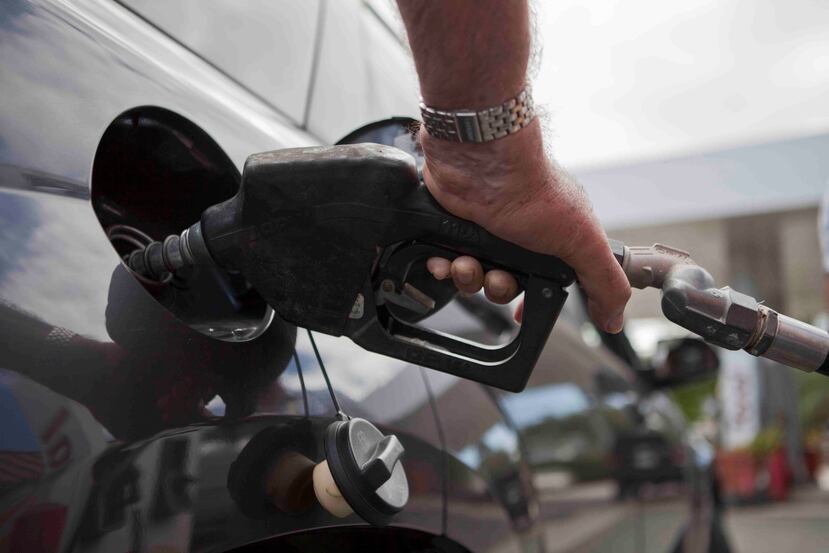 Ricardo Román, presidente de la Asociación de Detallistas de Gasolina, recordó que como dispone la Ley 1 del 15 de enero de 2015, el barril del crudo y sus derivados aumentará de $9.25 a $15.50. (Archivo)