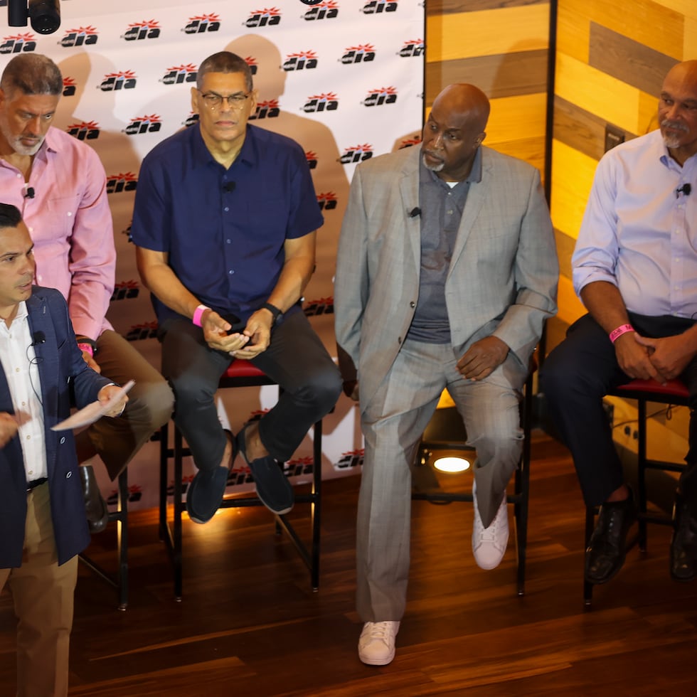 10 de Agosto del 2022 Distrito t modele Arena Medalla  presentación. Final de las leyendas del Basket con. Los jugadores Jose Piculin Ortiz Raymond Dalmau Butch Lee y Ruben Rodriguez   junto al editor deportivo del el nNuevo Día Esteban Pagan. 
david.villafane@gfrmedia