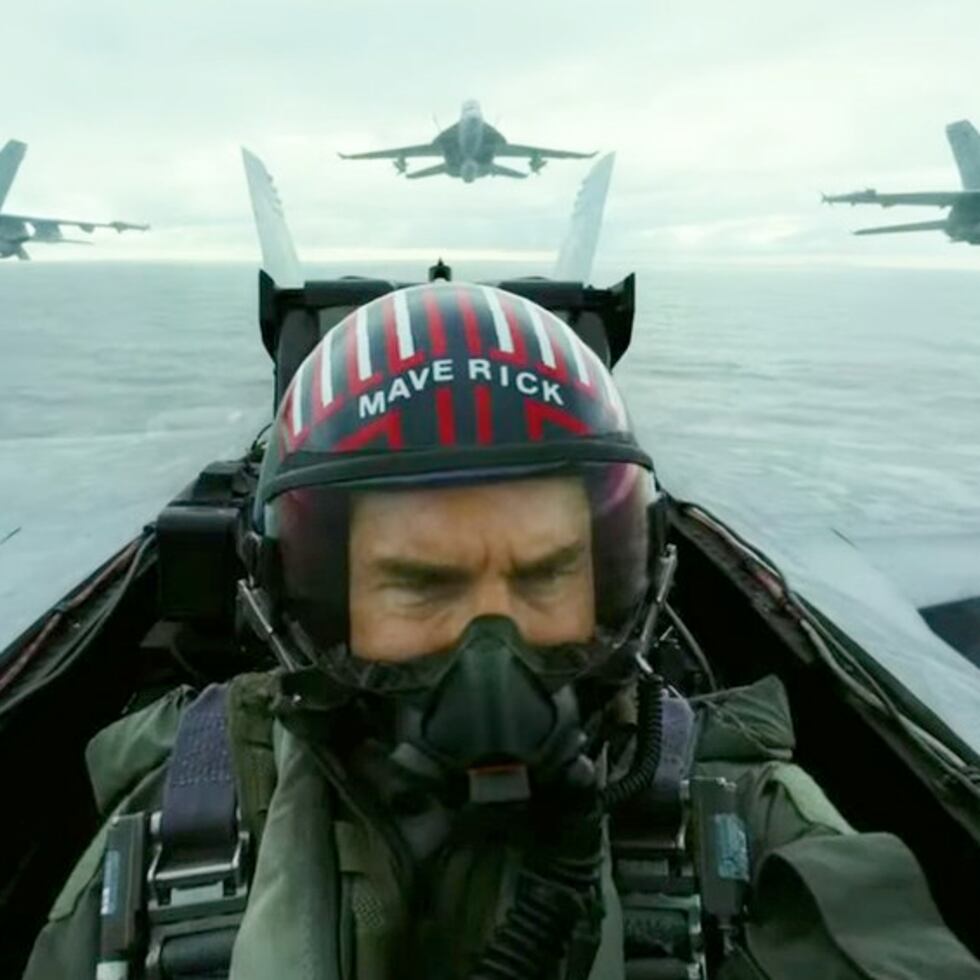 El actor Tom Cruise protagonizará la secuela "Top Gun: Maverick", que estrenará el 27 de mayo de 2022.